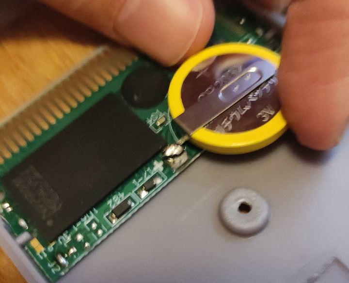 Pila con la soldadura partida